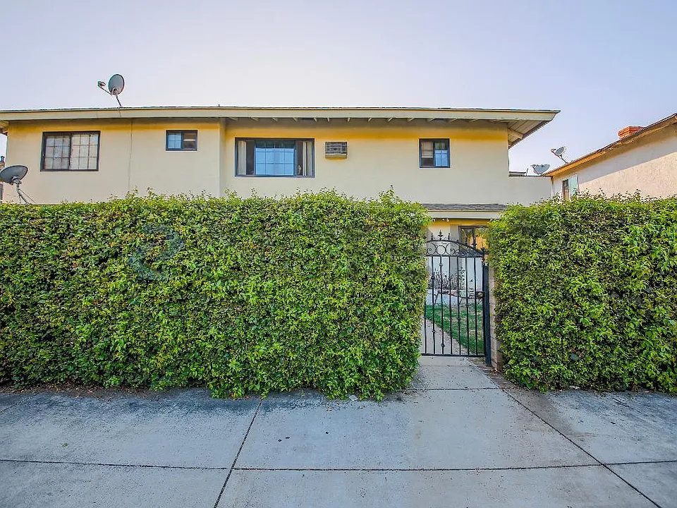 349 N Vecino Dr #1