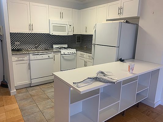 3rd image of 336 E 77th St #7A