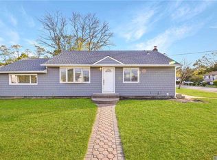 82 Lincoln Ave, South Farmingdale, NY 11735