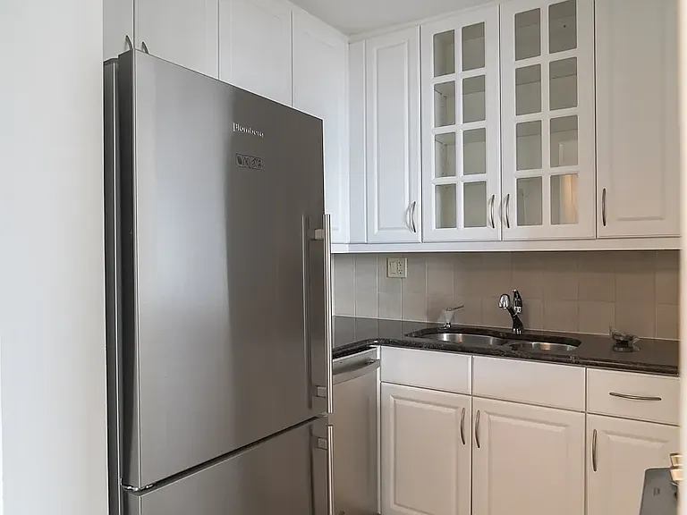 520 2nd Ave #11A — Photo 3
