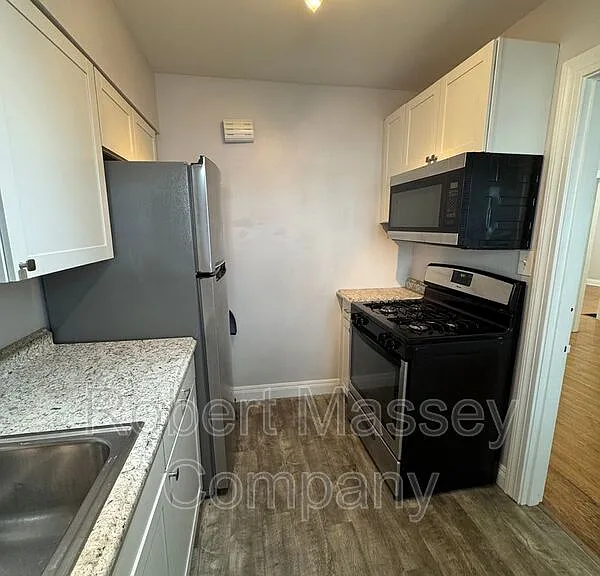 2079 Douglass Blvd #1 — Photo 6