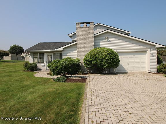 2nd image of 1011 Claire Dr