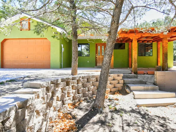 51 Big Dipper Rd, Tijeras, NM 87059