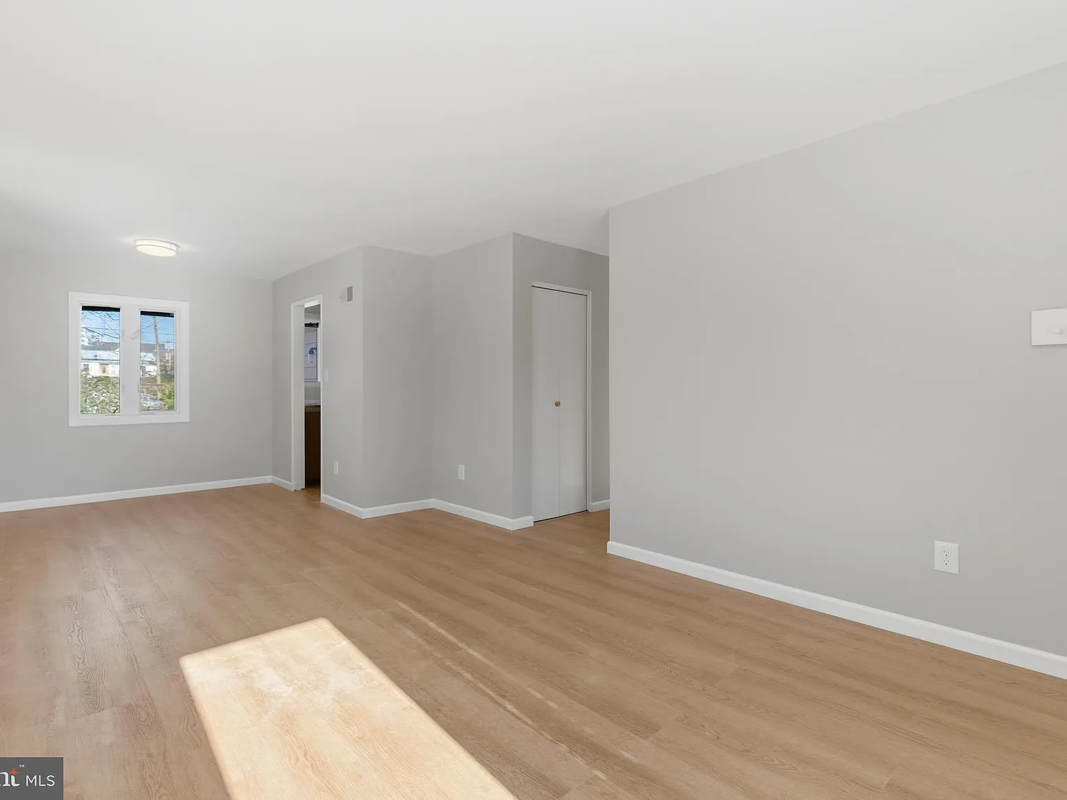 3 bed, 1197 sqft, $3,200 — Photo 4