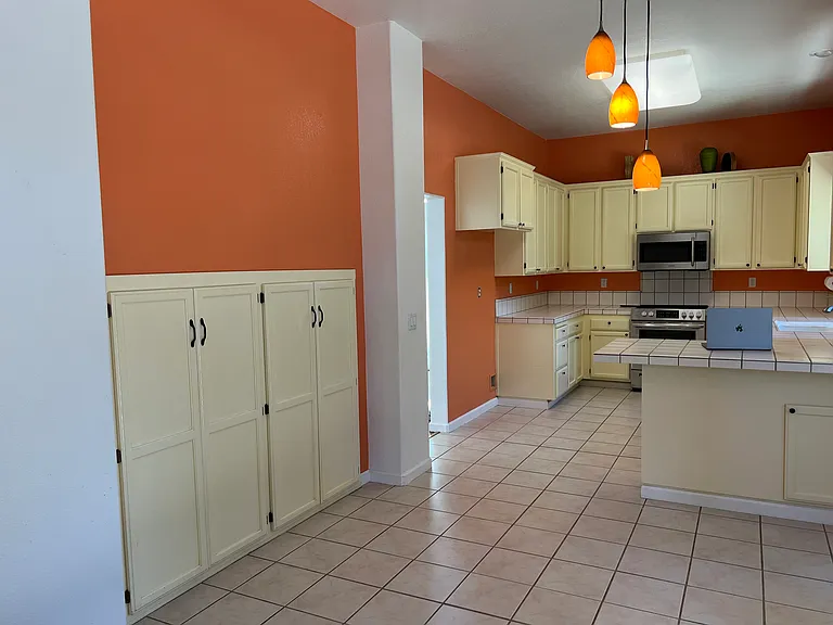 1109 Sikes Ct — Photo 11
