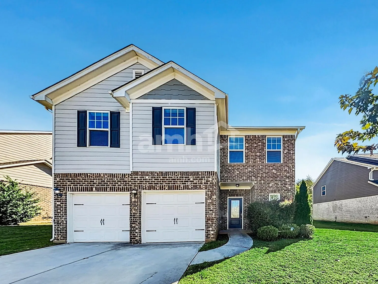 4 bed, 2.5 bath, 2353 sqft, $2,250 — Photo 1