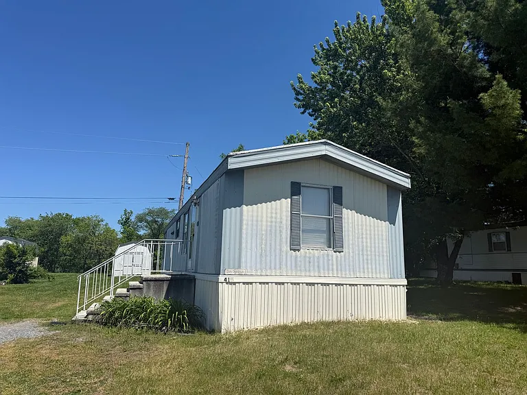 415 Meadowbrook Rd — Photo 1