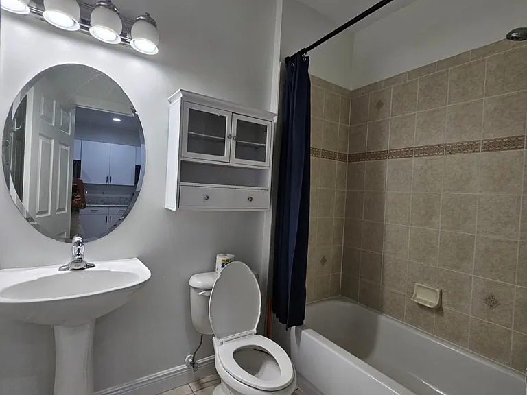 2182 SW 100th Ter — Photo 4
