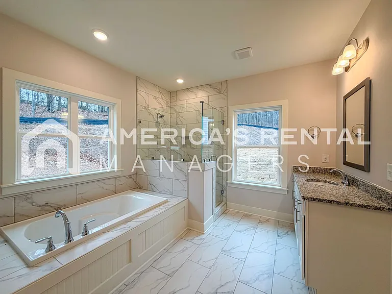 101 Townmoor Ln — Photo 35