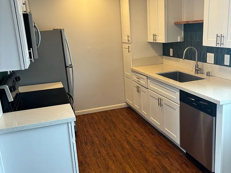 860 Olive Ave — Photo 17