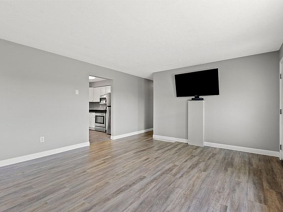 5th image of 508 Edgewood Dr
