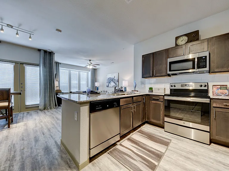 Estraya Westover Hills Apartments — Photo 16