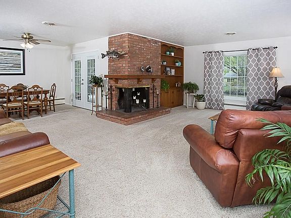3rd image of 1208 Ponderosa Dr