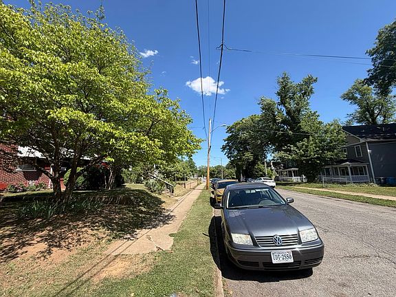 5th image of 1319 Chapman Ave SW
