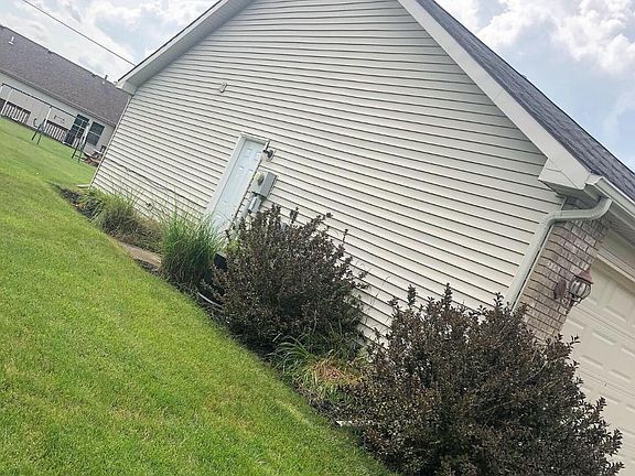 4th image of 2224 Royal Oak Ave