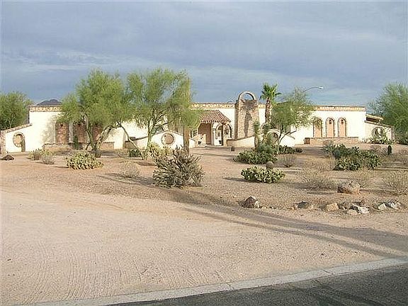 2nd image of 22401 N Los Caballos Dr