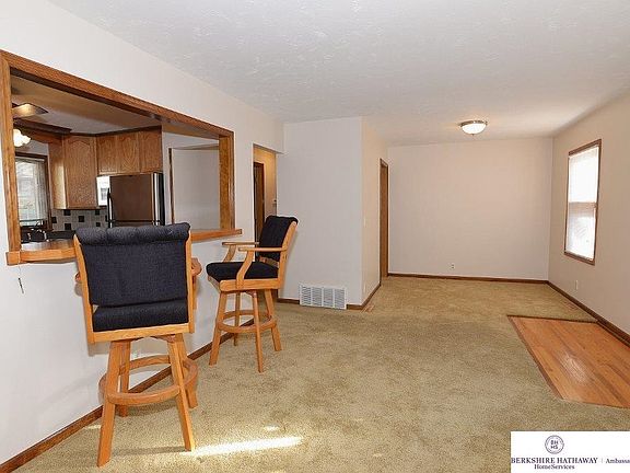 5th image of 7406 Lillian Ave