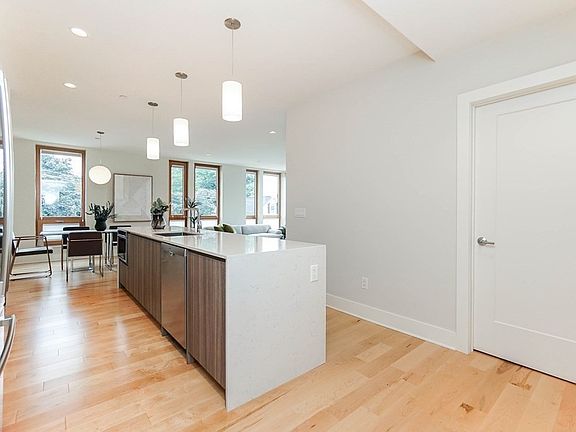 3rd image of 240 Salem St #3D