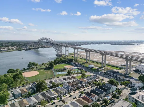 133 West 4th Street image 2 of 14