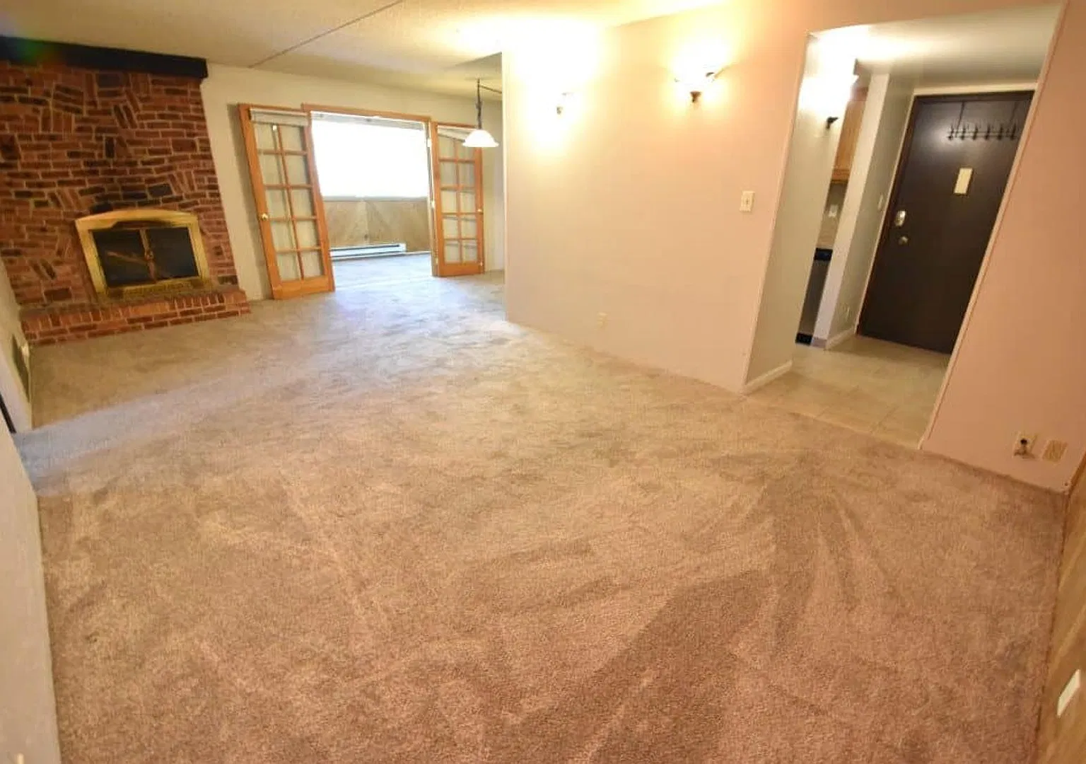 3 Bedroom Unit Available Now in Spanish Towers! — Photo 2