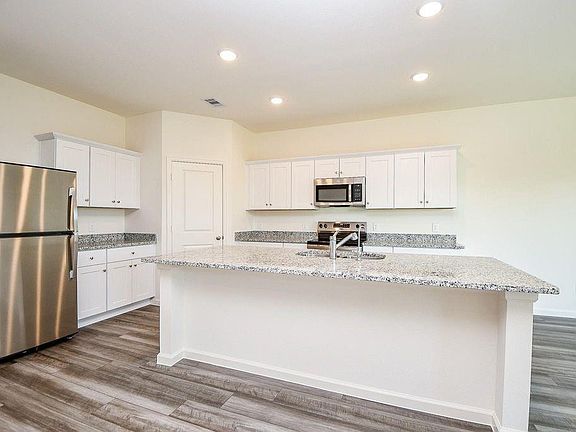 4th image of 5906 Bright Keel Dr