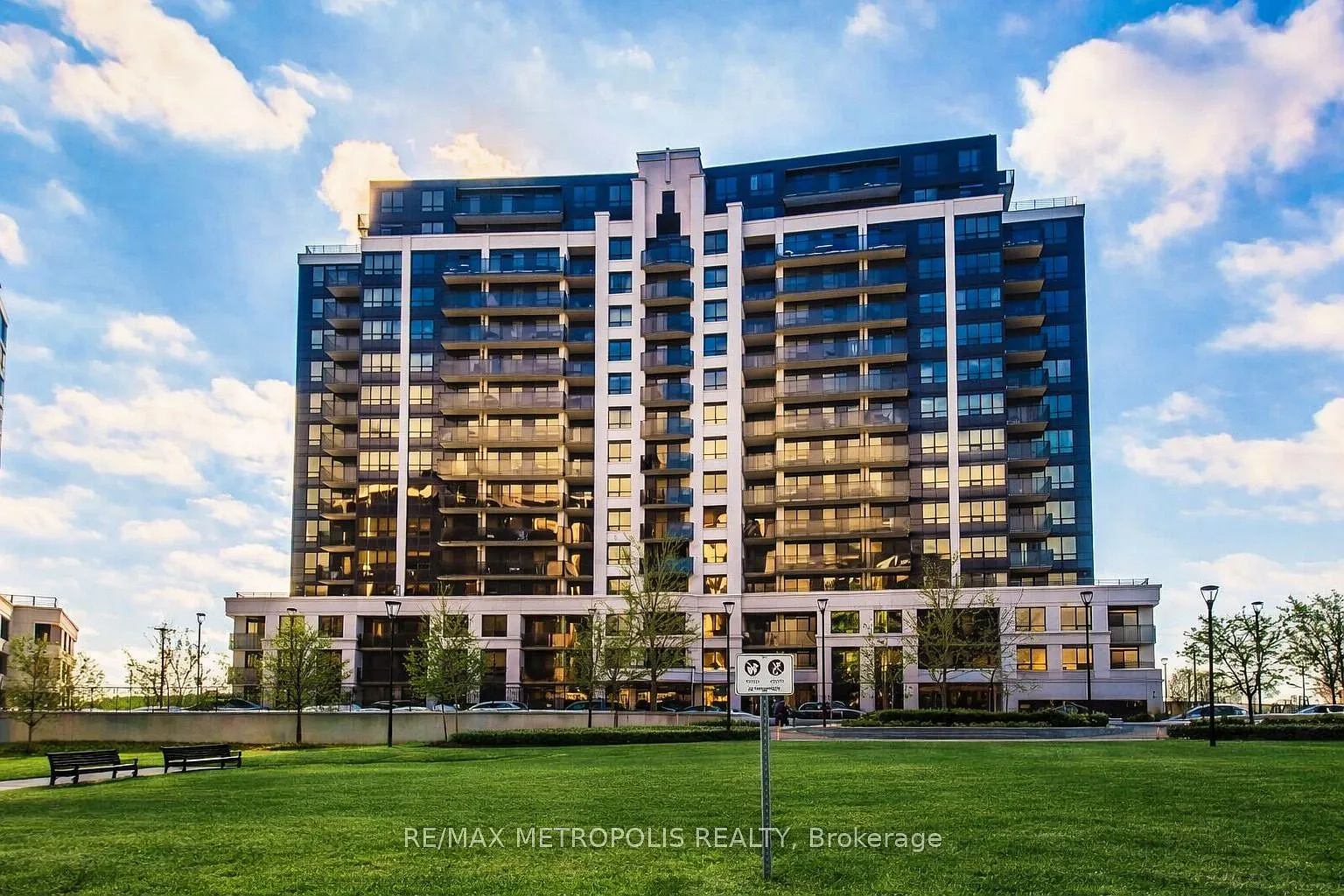 1070 Sheppard Ave W #Penthouse 16 photo 1