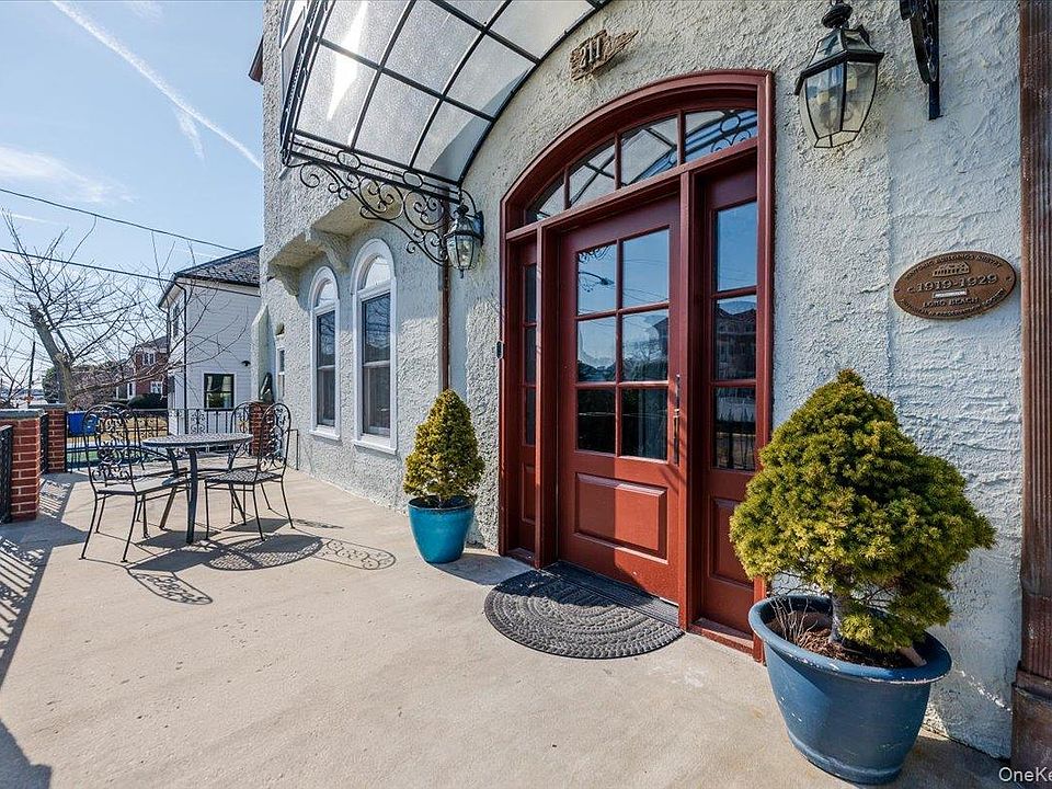 1st image of 211 Laurelton Boulevard