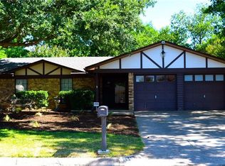 1817 Prince Dr, Benbrook, TX 76126