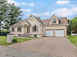 5 3rd St, Natick, MA 01760