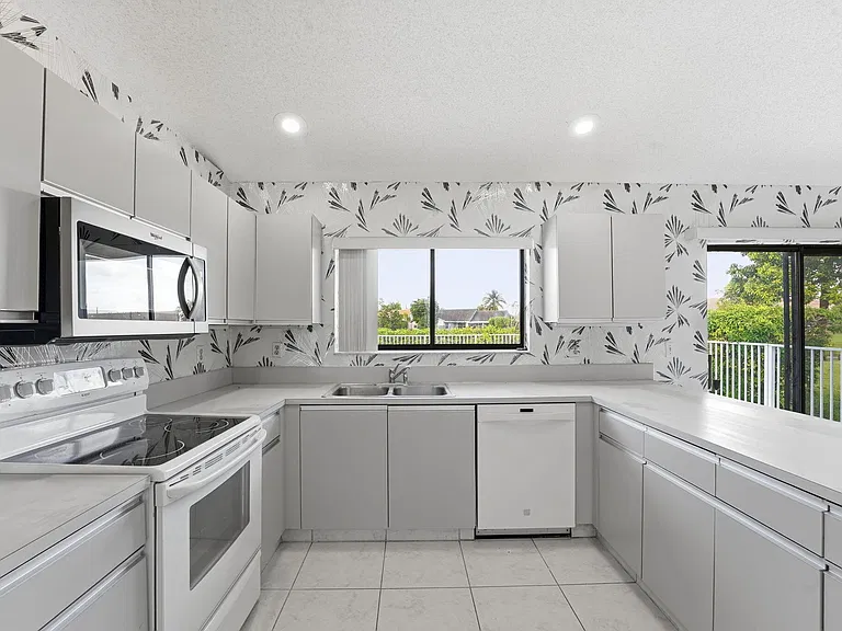 9476 El Clair Ranch Rd — Photo 15