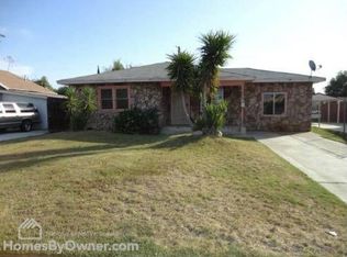 654 S 6th St, Kerman, CA 93630