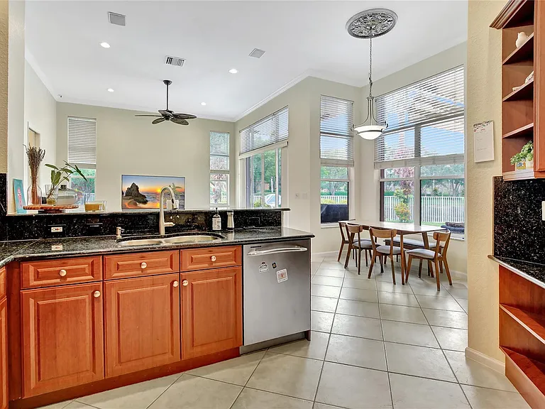 4070 Sanderling Ln — Photo 6