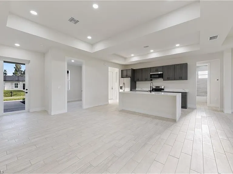 3008 23rd St SW — Photo 6