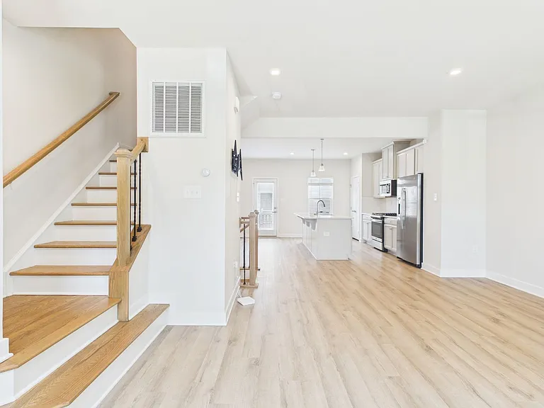 2117 Old Manchester St — Photo 8