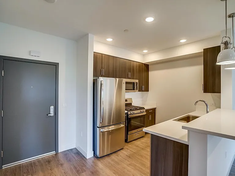 6015 Woodman Ave #206 — Photo 14
