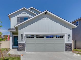 690 E Whiskey Flts, Saint Meridian, ID 83642