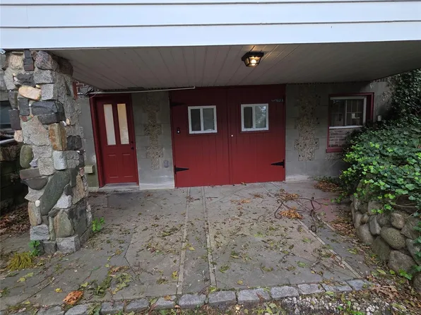 22 Riverhead Rd, Sound Beach, NY 11789