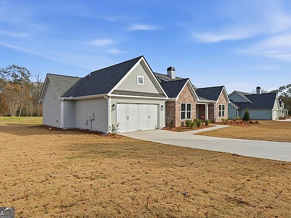2nd image of 568 Elder Rd