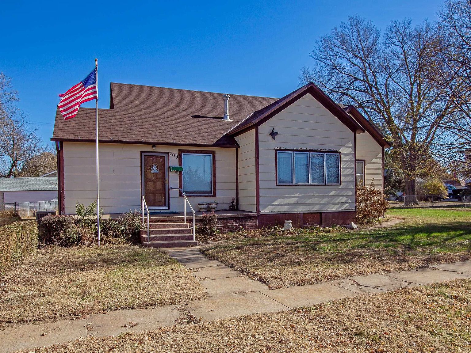 209 B St, Shelton, NE 68876 | Zillow