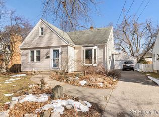 1542 Gladstone Dr SE, Grand Rapids, MI