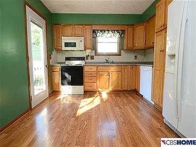 5th image of 8917 Park View Blvd