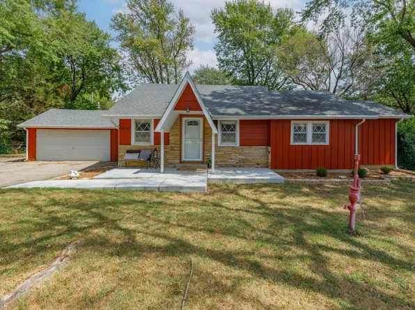 606 N Lakeside Dr, Andover, KS 67002