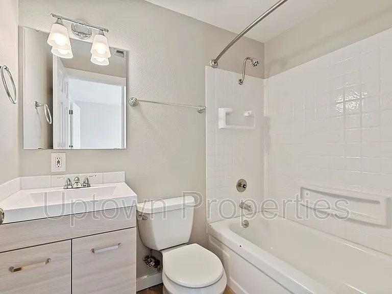6834 N Richmond Ave — Photo 10