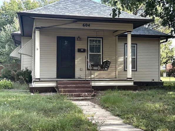 604 S 1st St, Stockton, KS 67669
