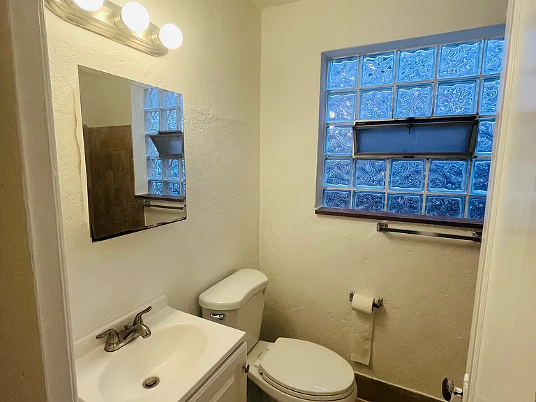 4985 Arsenal St — Photo 16