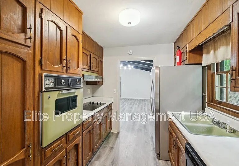 2600 Lantern Ln — Photo 7
