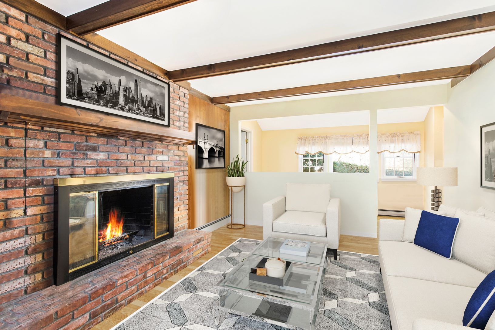  Multiple Entertaining Spaces
