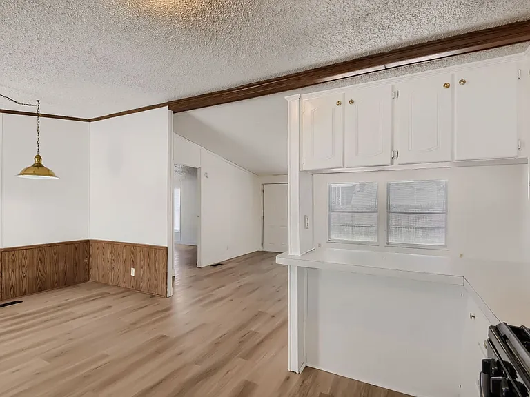 6105 Berthelot Ln — Photo 7