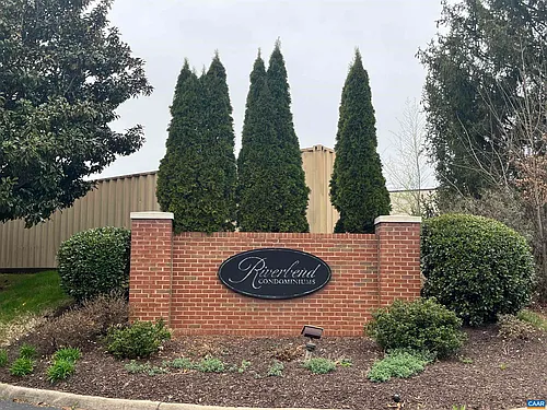 300 Riverbend Dr Photo 1