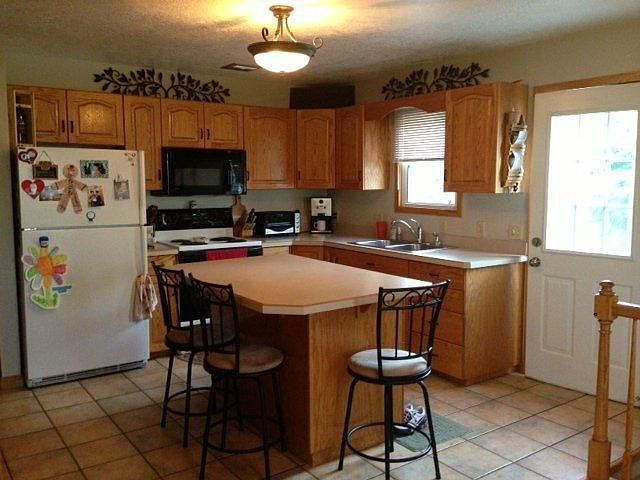 2nd image of 1521 8th St SW